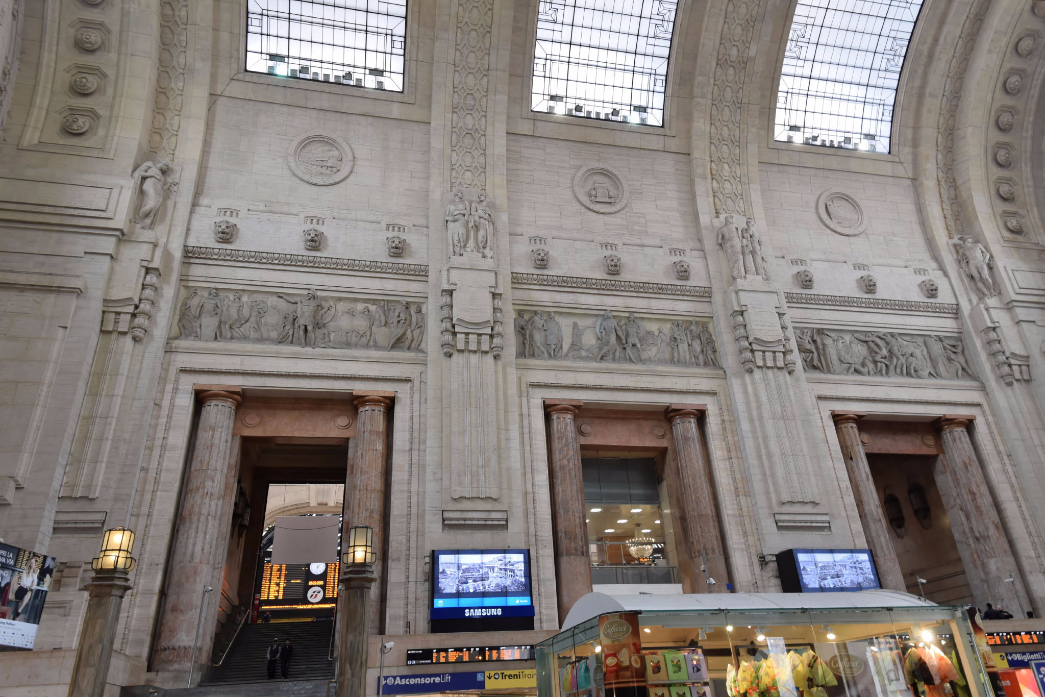 Milano Centrale. Стационе колоссале тоталитаре