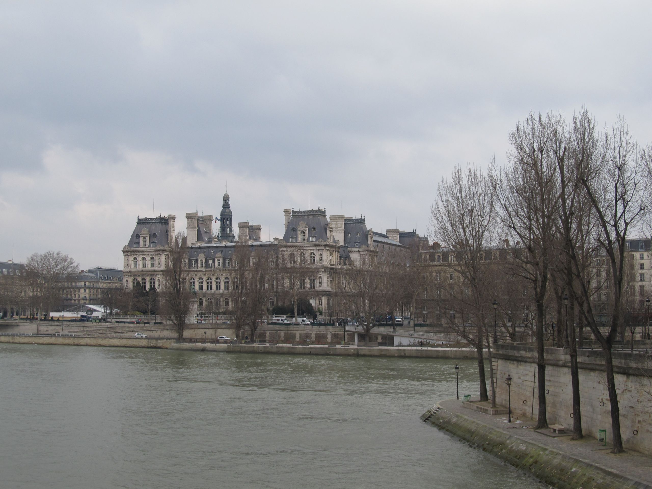 Прогулки вокруг Нотр Дам де Пари