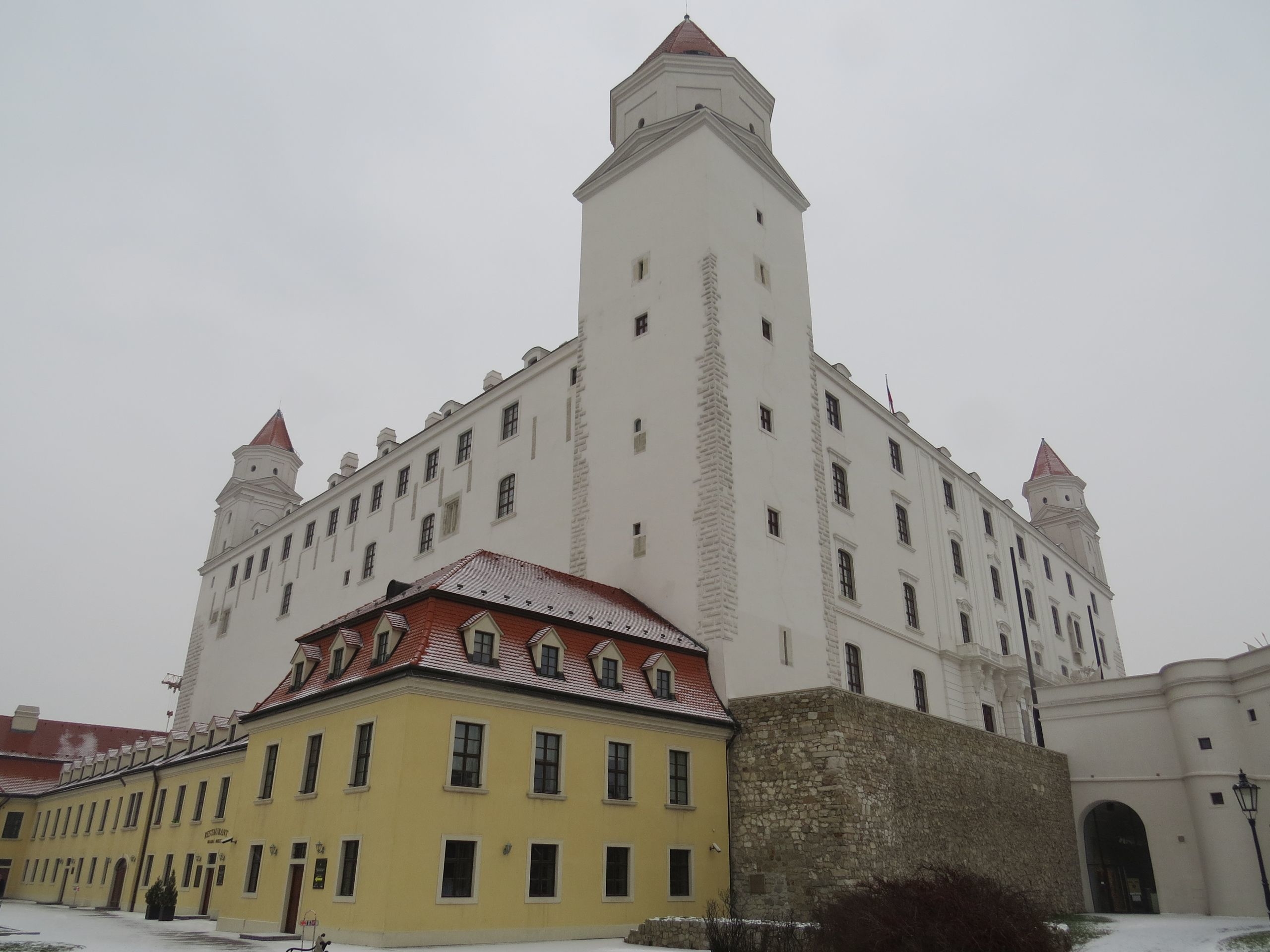 Братислава, анонсик