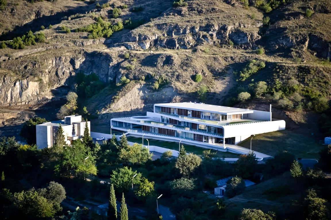 Крепость Нарикала и узкие улицы старого Тбилиси